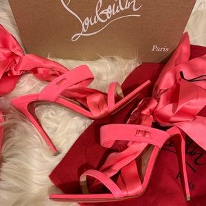 christian louboutin foulard